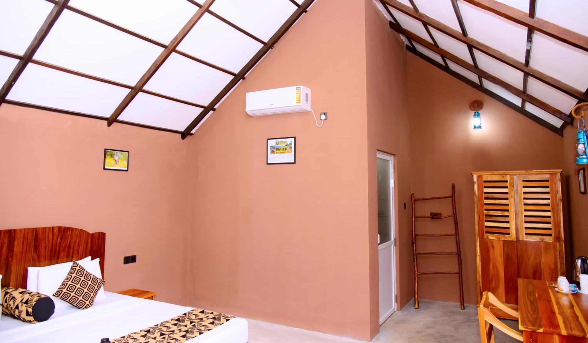 Coco Village Hotel Chilaw Buitenkant foto