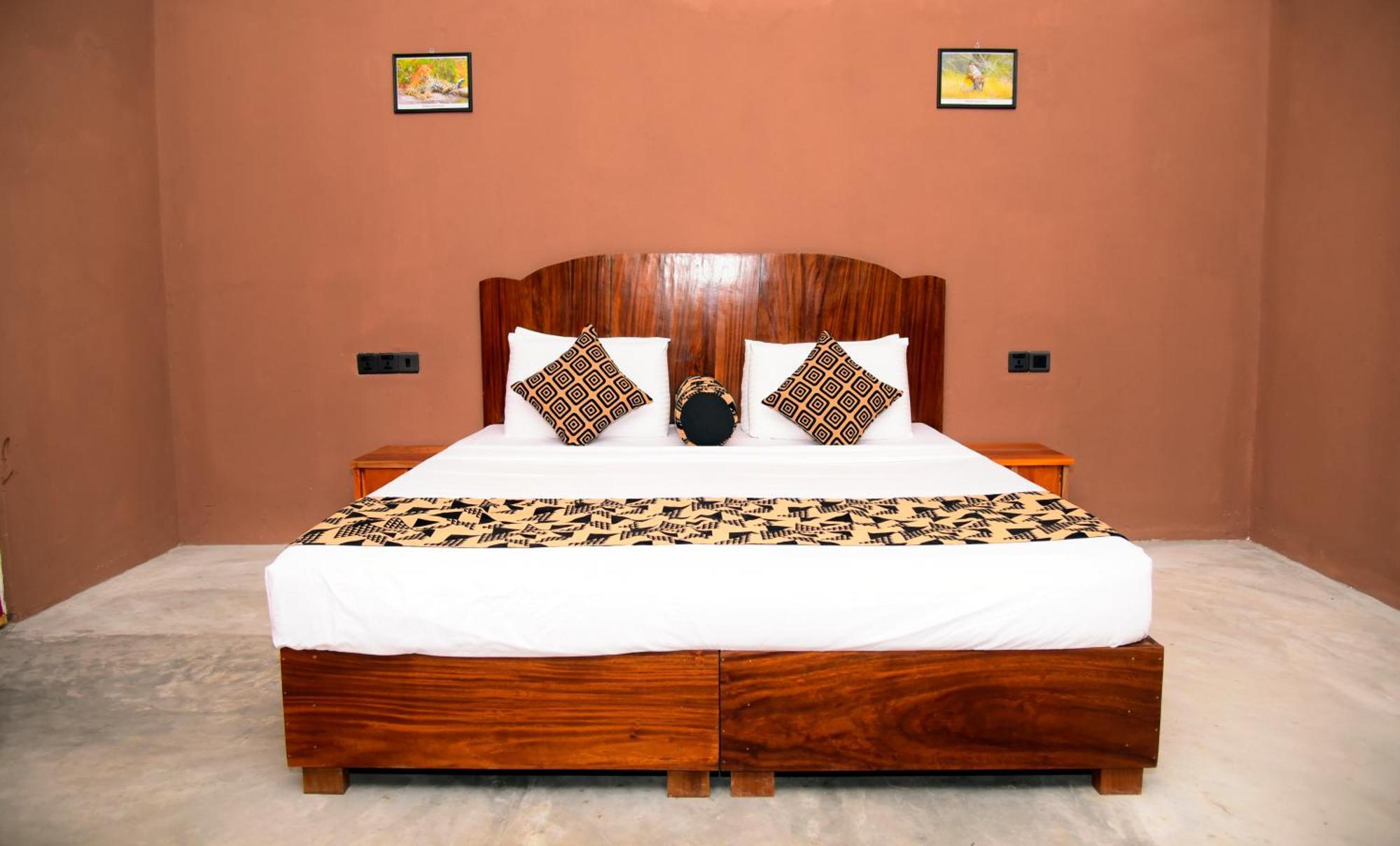 Coco Village Hotel Chilaw Buitenkant foto