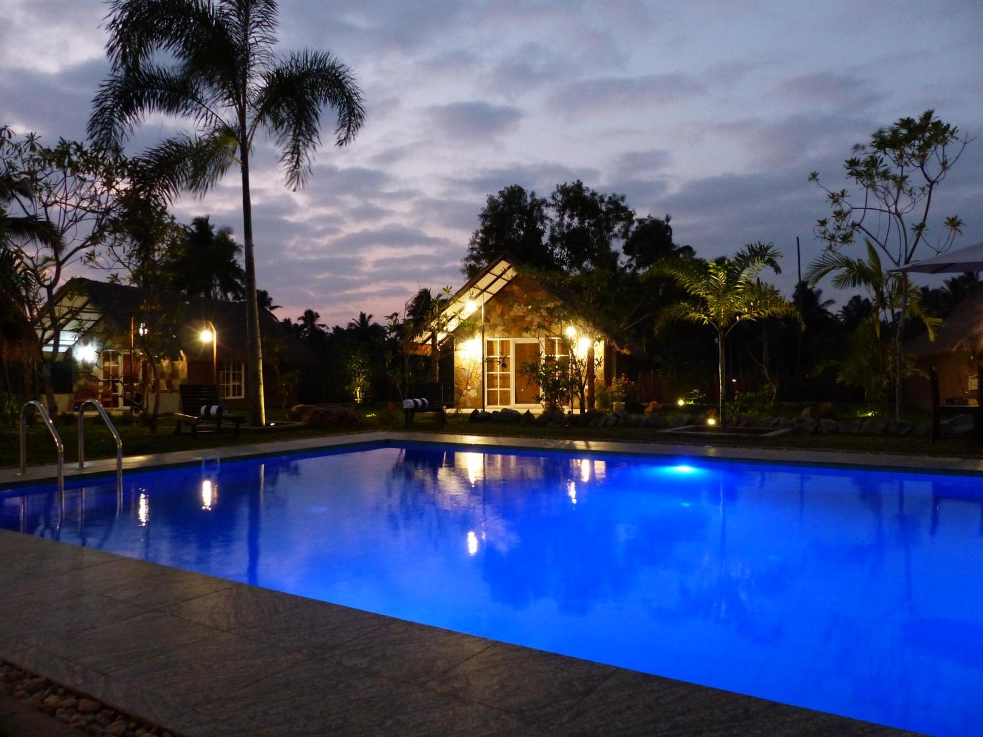 Coco Village Hotel Chilaw Buitenkant foto